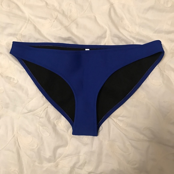 Color-block Bikini - Picture 4 of 5